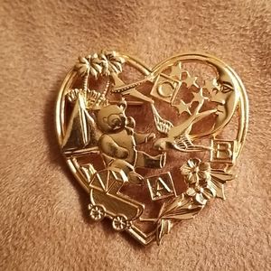 Whimsical Sweet memories vintage avon broach/pin